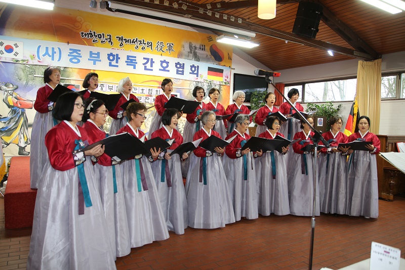 IMG_0060 에센어머니합창단.jpg