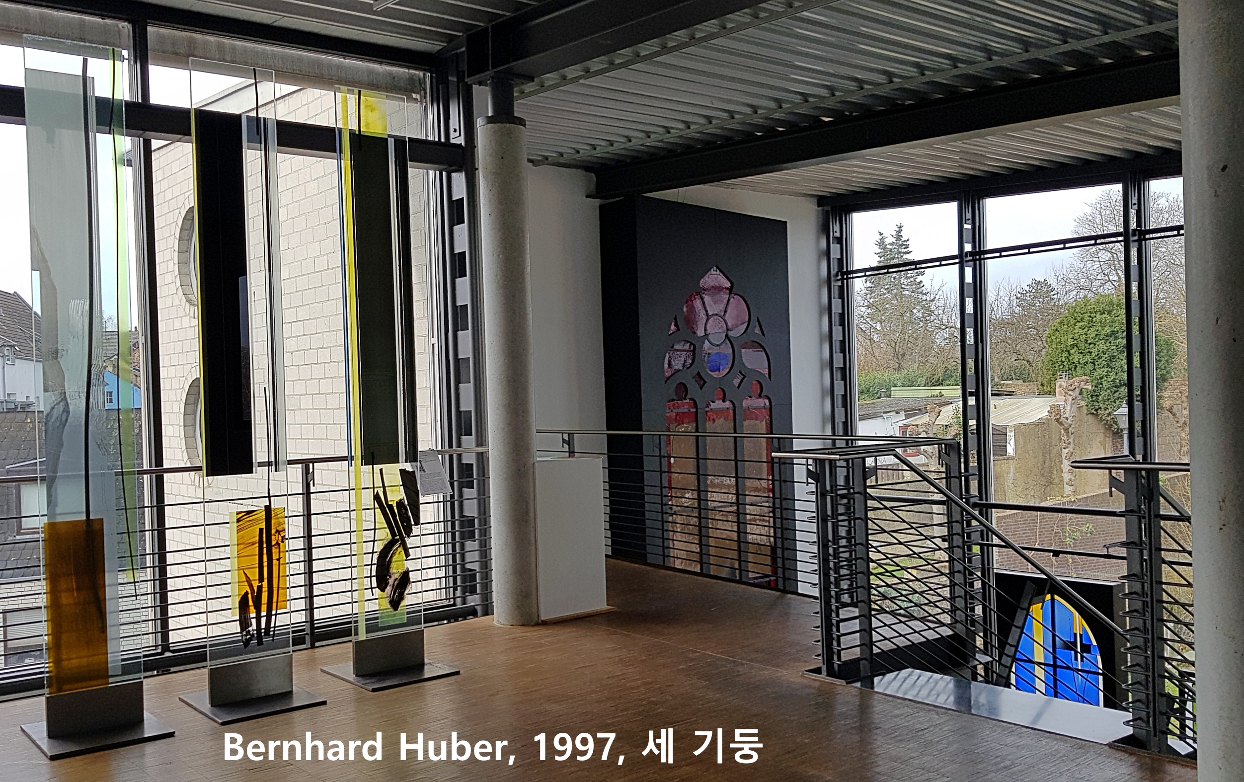 13-B Huber-세기둥.jpg
